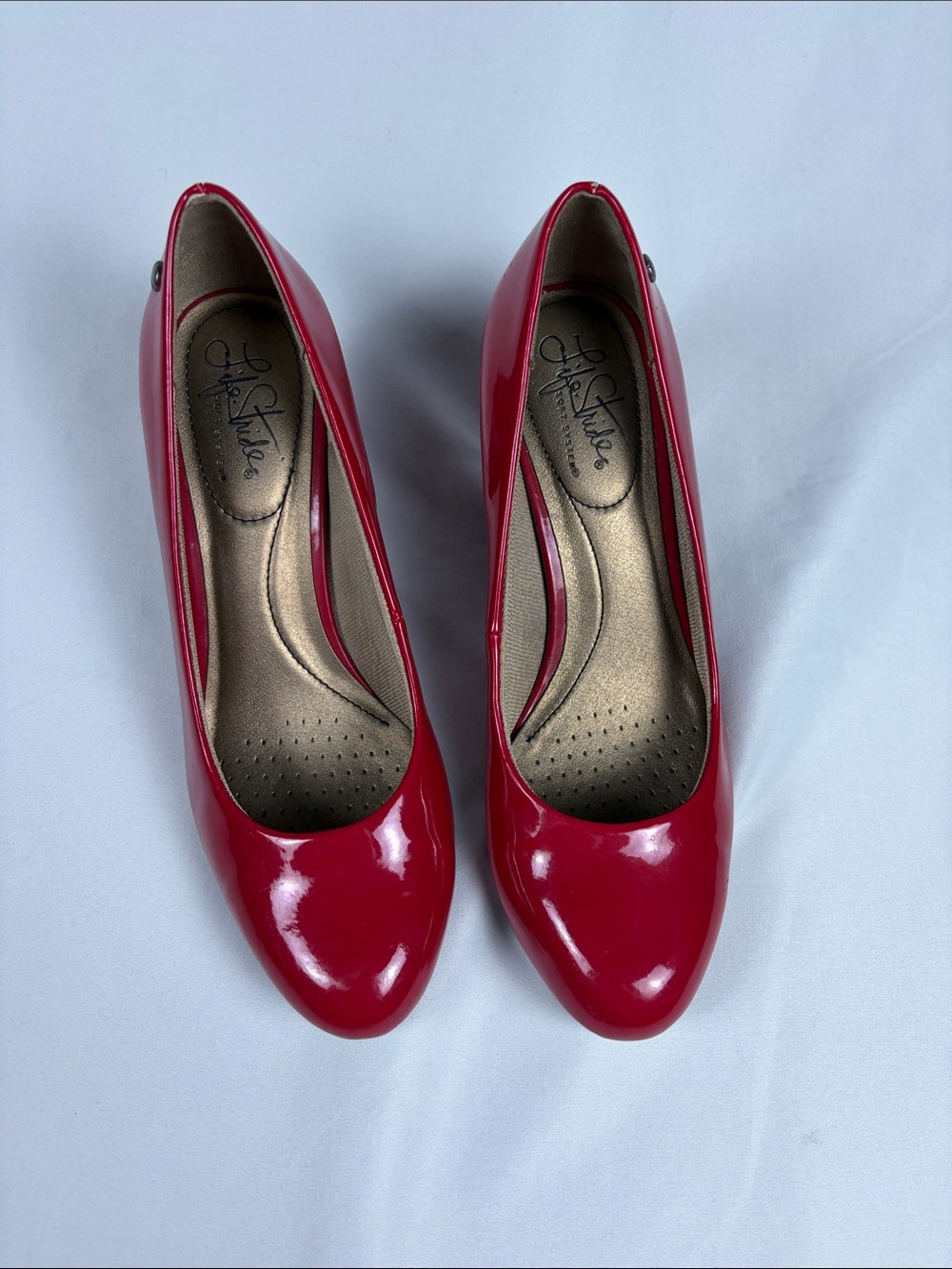 Life Stride Red Patent Kitten Heels - Picture 3 of 13